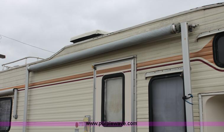 image for item E3406 1983 Ford Econoline E350 XL Jamboree camper