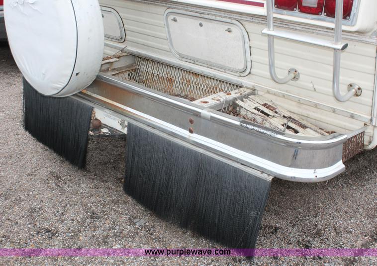 image for item E3406 1983 Ford Econoline E350 XL Jamboree camper