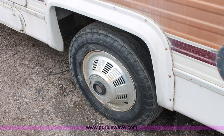 image for item E3406 1983 Ford Econoline E350 XL Jamboree camper