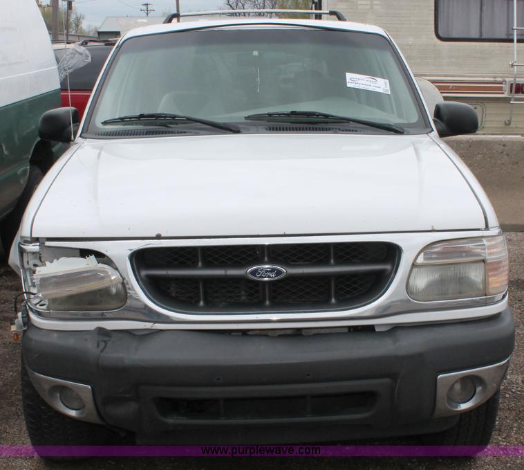 image for item E3407 2000 Ford Explorer XLT SUV