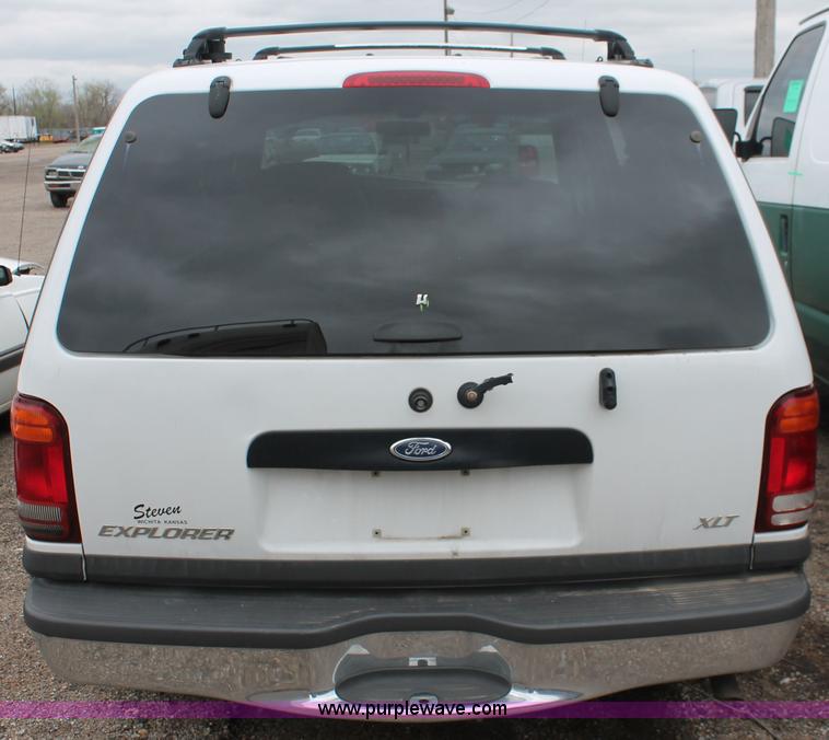 image for item E3407 2000 Ford Explorer XLT SUV