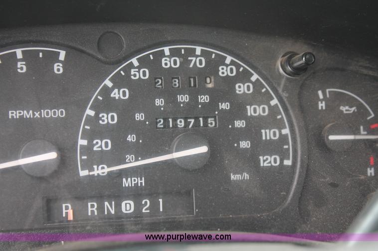 image for item E3407 2000 Ford Explorer XLT SUV