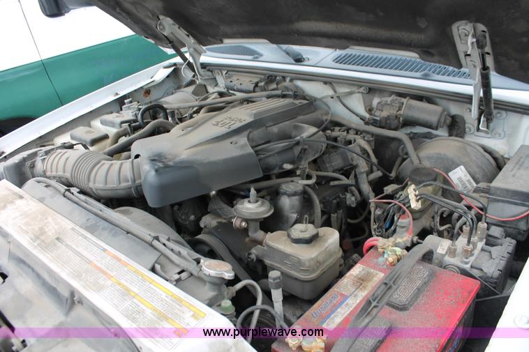 image for item E3407 2000 Ford Explorer XLT SUV