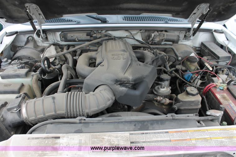 image for item E3407 2000 Ford Explorer XLT SUV