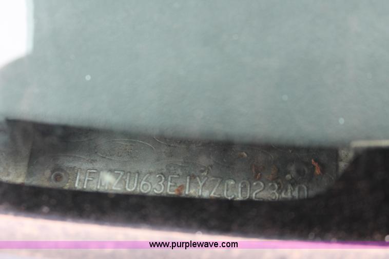 image for item E3407 2000 Ford Explorer XLT SUV