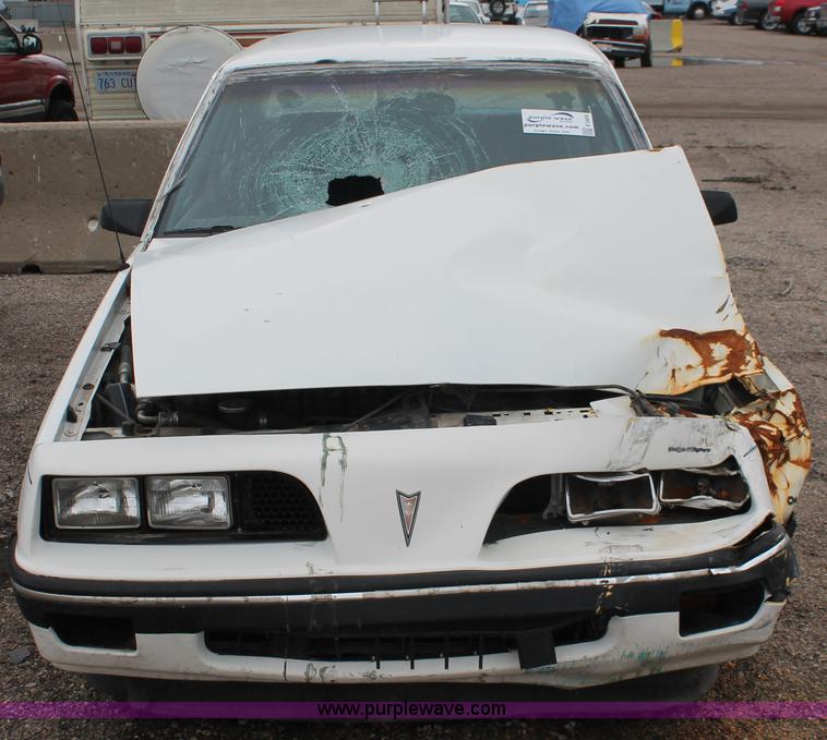 image for item E3409 1986 Pontiac Sunbird
