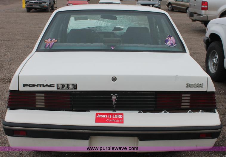 image for item E3409 1986 Pontiac Sunbird
