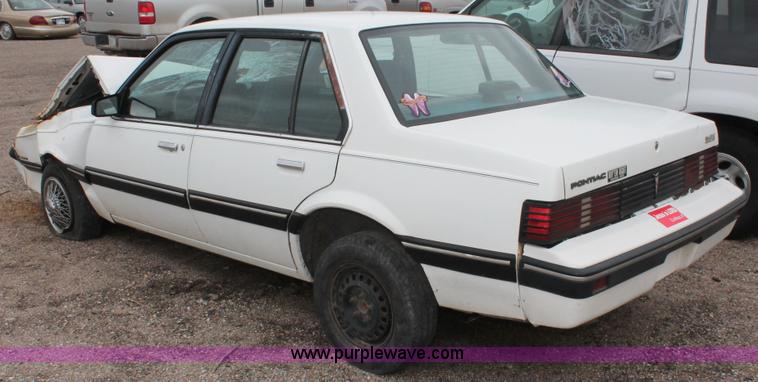 image for item E3409 1986 Pontiac Sunbird