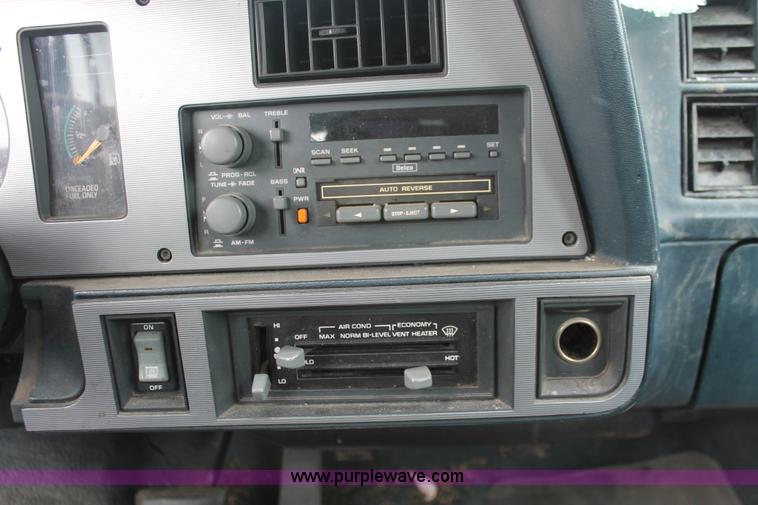 image for item E3409 1986 Pontiac Sunbird