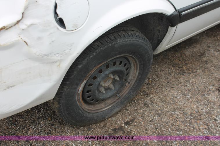 image for item E3409 1986 Pontiac Sunbird