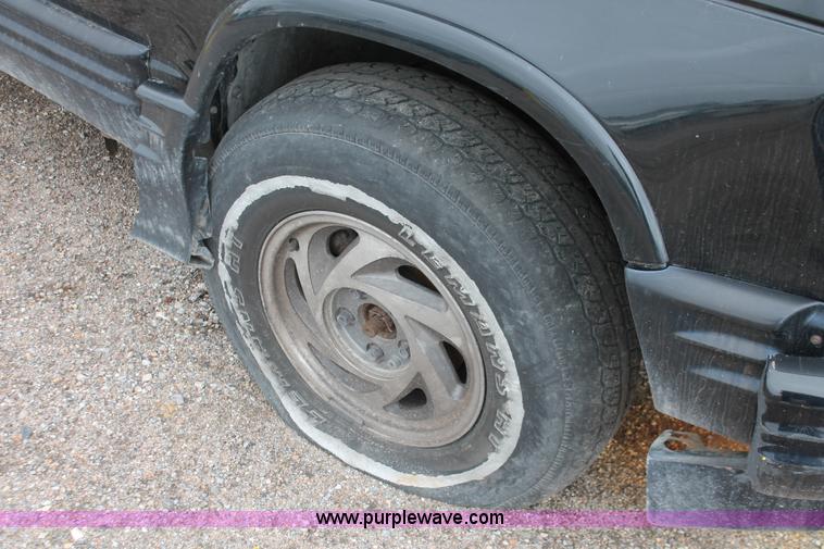 image for item E3410 1991 Oldsmobile Bravada