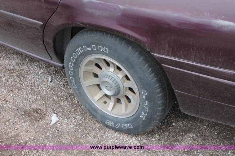 image for item E3411 1997 Dodge Intrepid