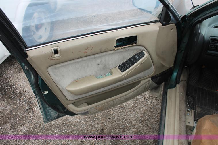 image for item E3414 1993 Honda Accord LX
