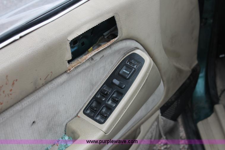 image for item E3414 1993 Honda Accord LX