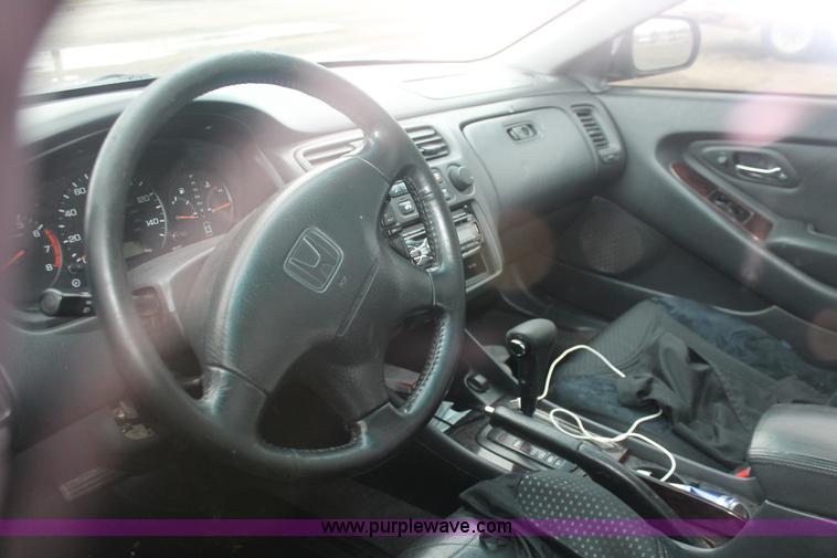 image for item E3416 1999 Honda Accord EX