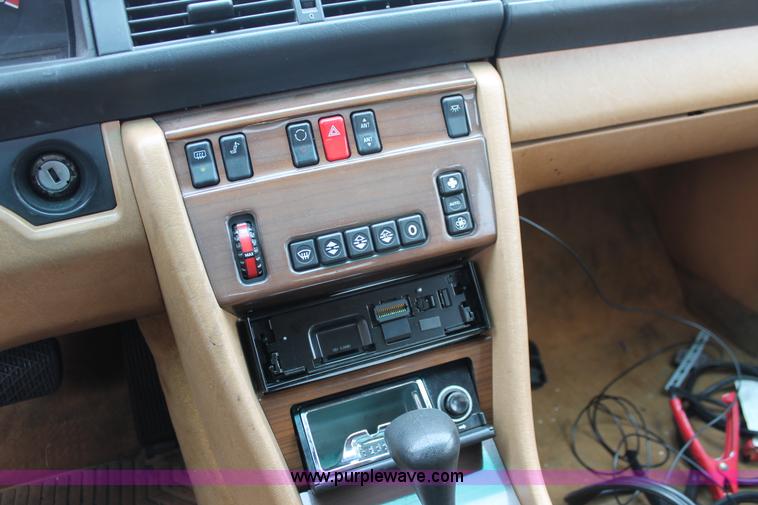 image for item E3418 1989 Mercedes Benz 300E