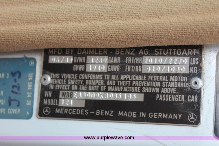 image for item E3418 1989 Mercedes Benz 300E