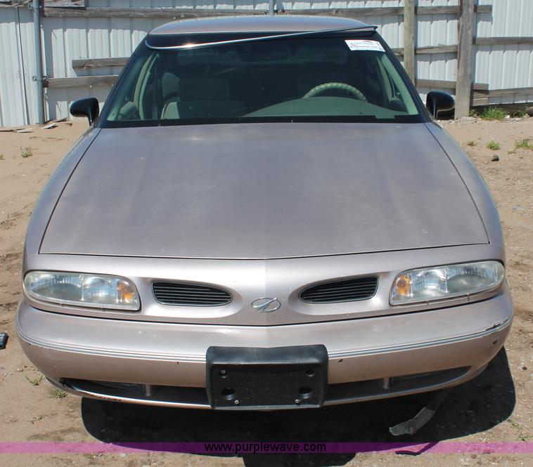 image for item H3609 1999 Oldsmobile Eighty Eight LS