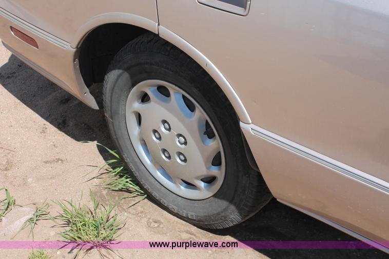 image for item H3609 1999 Oldsmobile Eighty Eight LS