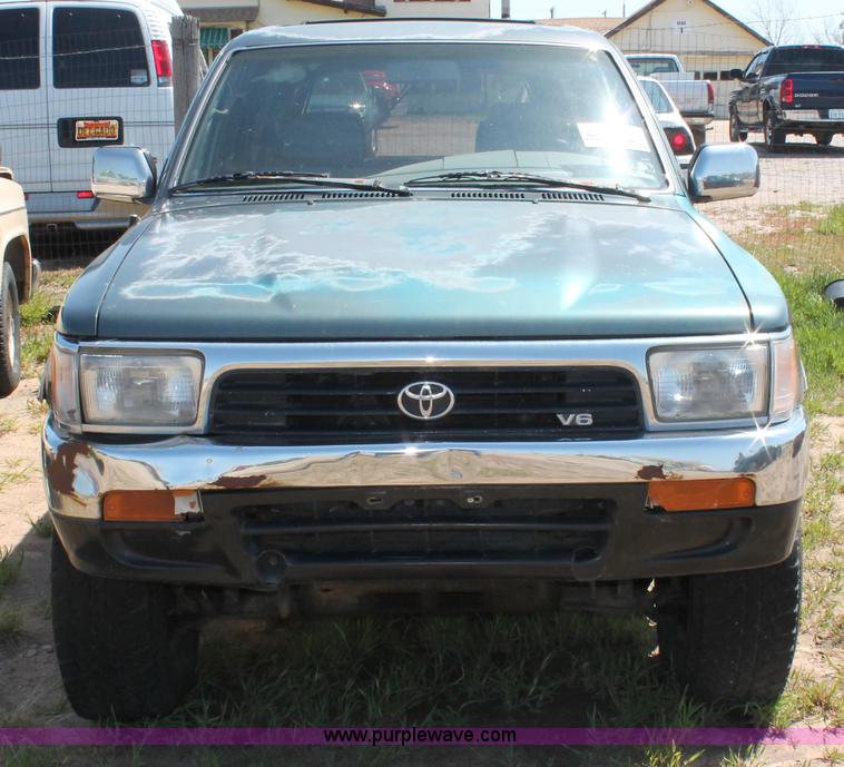 image for item H3616 1992 Toyota 4Runner SR5 SUV