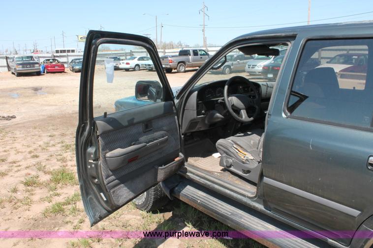 image for item H3616 1992 Toyota 4Runner SR5 SUV