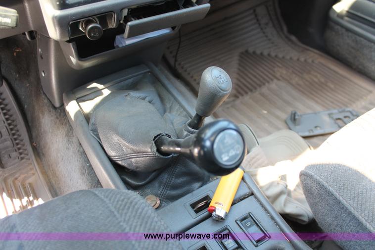 image for item H3616 1992 Toyota 4Runner SR5 SUV