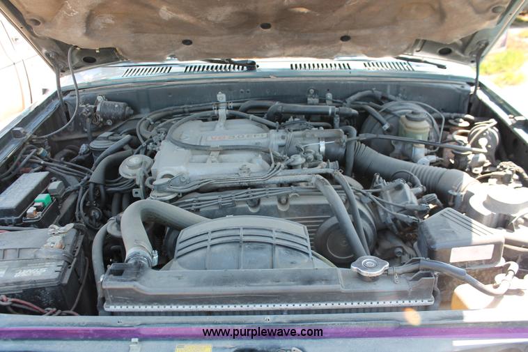 image for item H3616 1992 Toyota 4Runner SR5 SUV