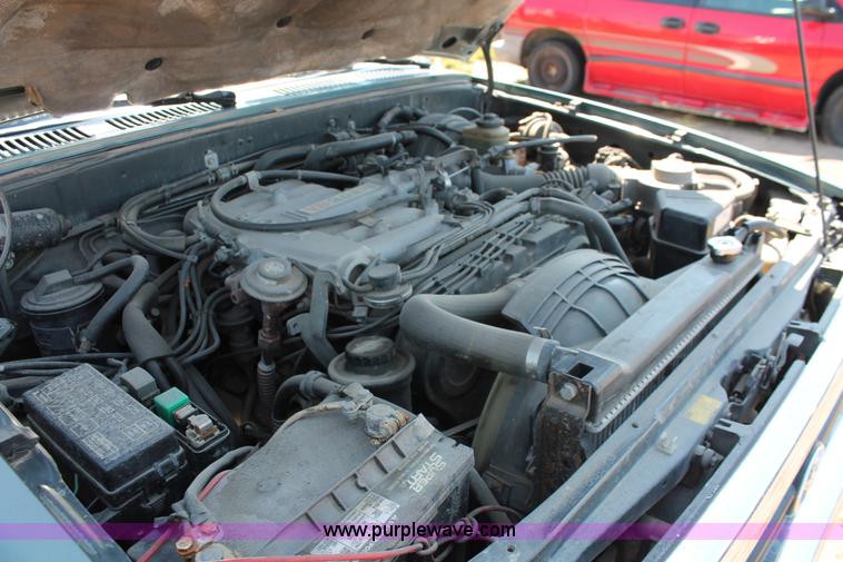 image for item H3616 1992 Toyota 4Runner SR5 SUV