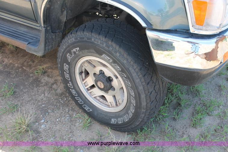 image for item H3616 1992 Toyota 4Runner SR5 SUV
