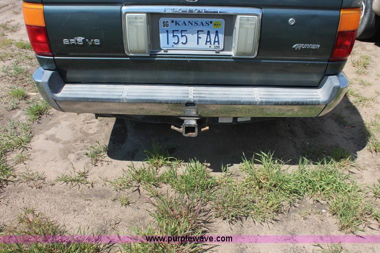 image for item H3616 1992 Toyota 4Runner SR5 SUV