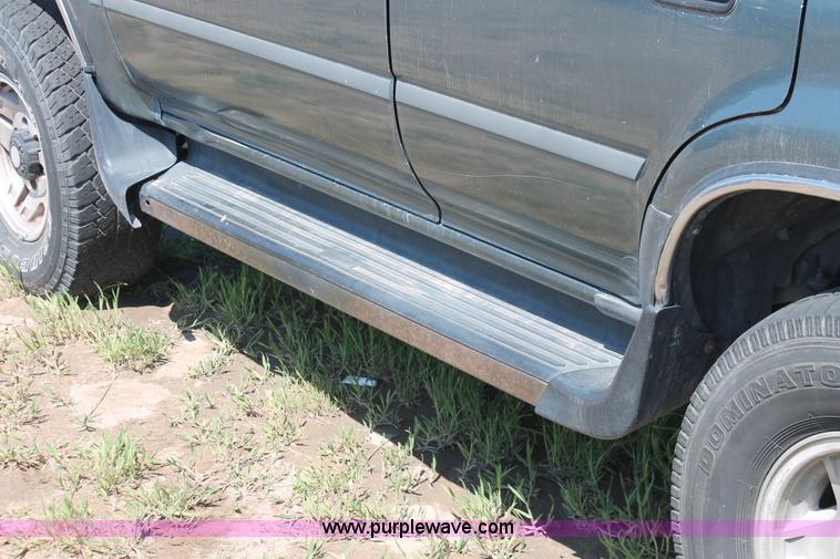 image for item H3616 1992 Toyota 4Runner SR5 SUV