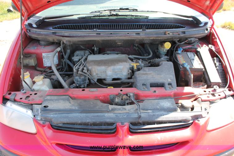 image for item H3617 1996 Dodge Caravan minivan
