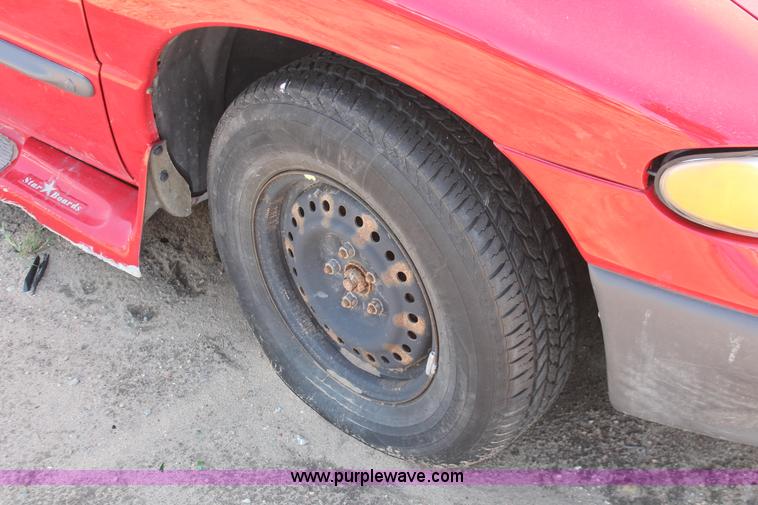 image for item H3617 1996 Dodge Caravan minivan