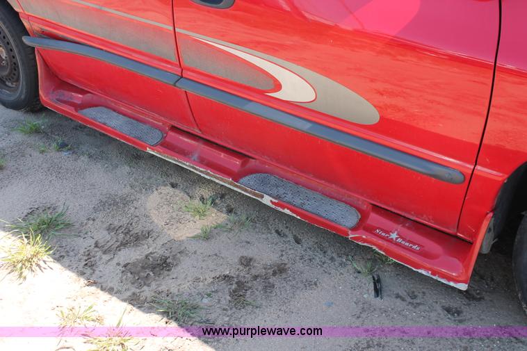 image for item H3617 1996 Dodge Caravan minivan