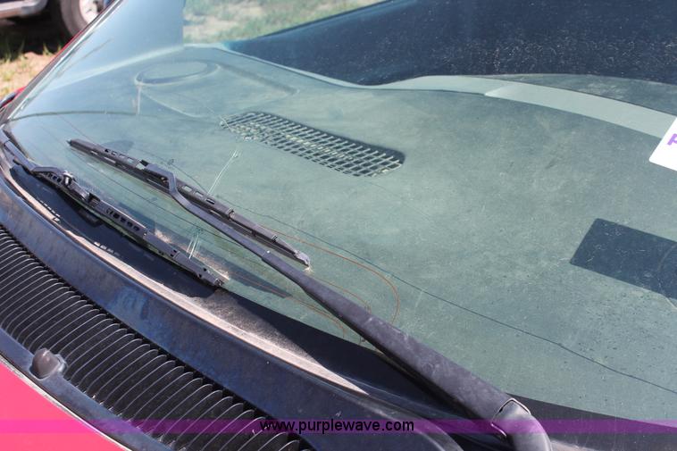 image for item H3617 1996 Dodge Caravan minivan