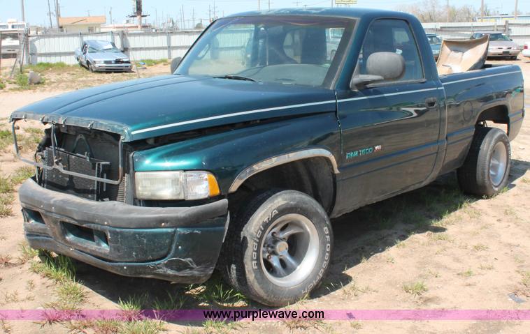 image for item H3618 1998 Dodge Ram 1500 Sport pickup truck