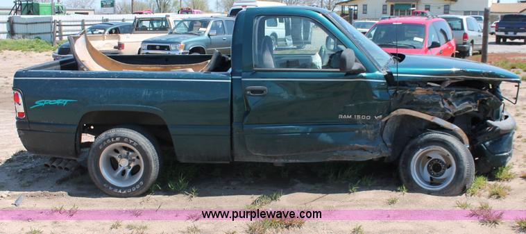 image for item H3618 1998 Dodge Ram 1500 Sport pickup truck