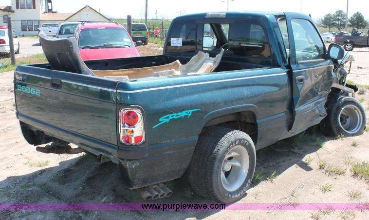image for item H3618 1998 Dodge Ram 1500 Sport pickup truck