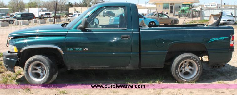 image for item H3618 1998 Dodge Ram 1500 Sport pickup truck