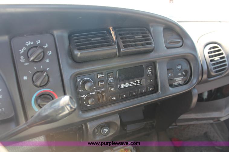 image for item H3618 1998 Dodge Ram 1500 Sport pickup truck