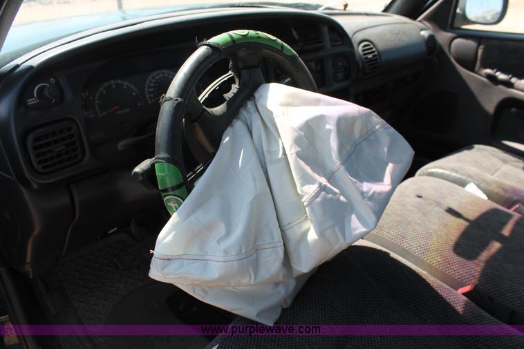 image for item H3618 1998 Dodge Ram 1500 Sport pickup truck