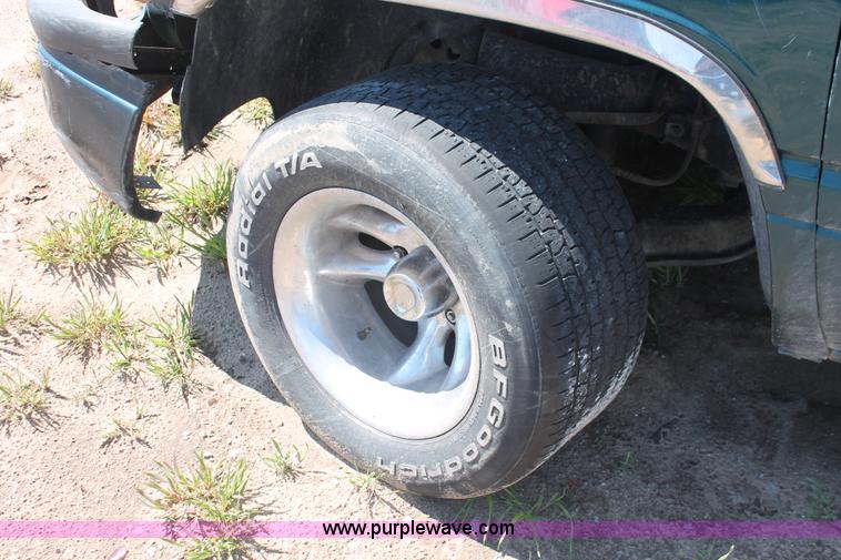 image for item H3618 1998 Dodge Ram 1500 Sport pickup truck