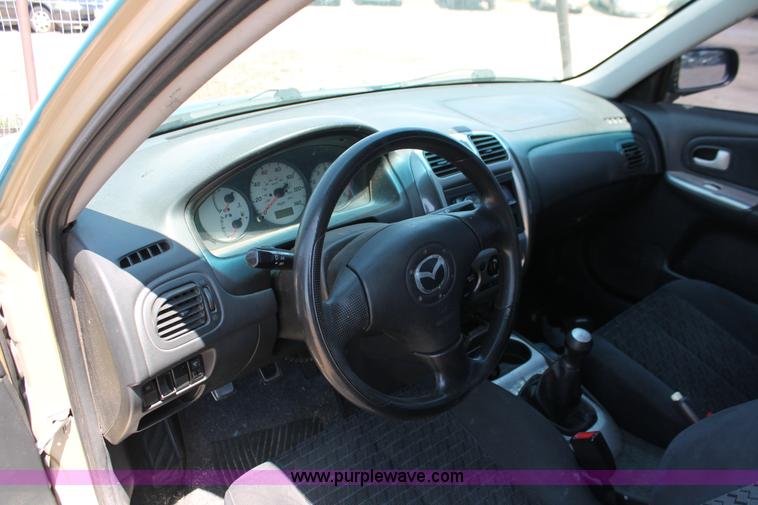 image for item H3619 2003 Mazda Protege