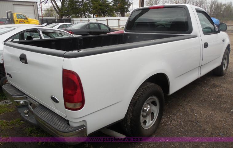 image for item H3624 1999 Ford F150 XL pickup truck