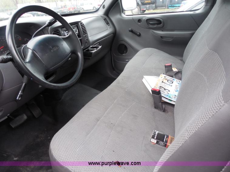 image for item H3624 1999 Ford F150 XL pickup truck