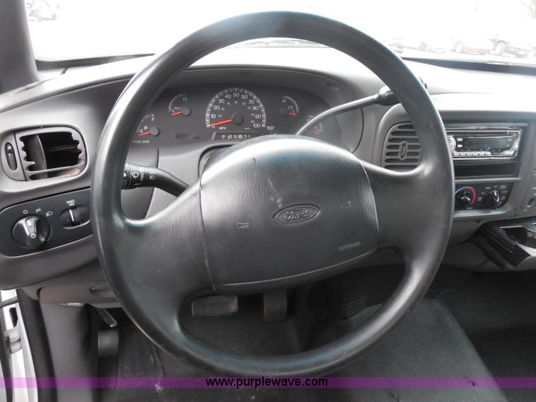 image for item H3624 1999 Ford F150 XL pickup truck