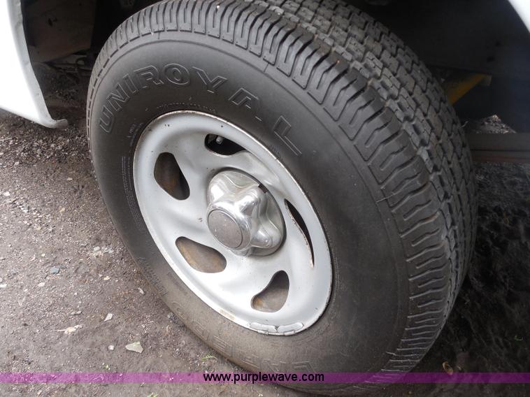 image for item H3624 1999 Ford F150 XL pickup truck