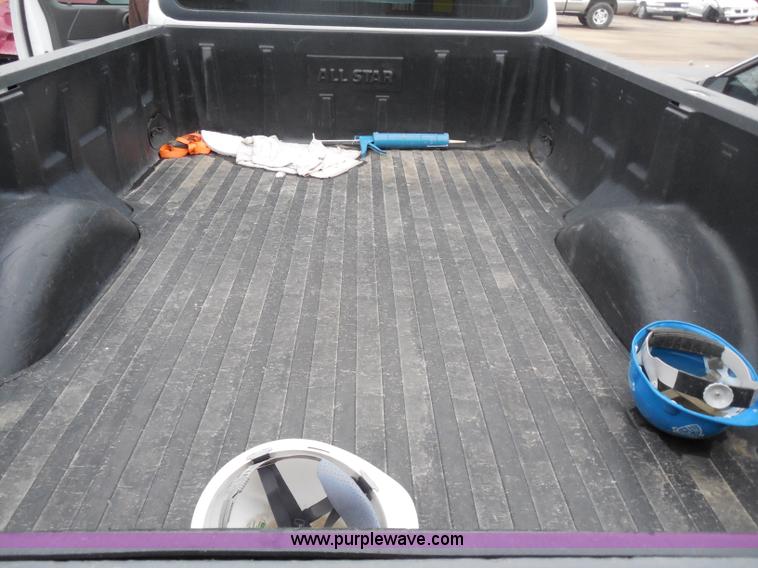 image for item H3624 1999 Ford F150 XL pickup truck