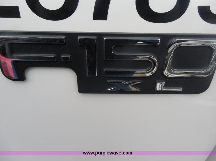 image for item H3624 1999 Ford F150 XL pickup truck