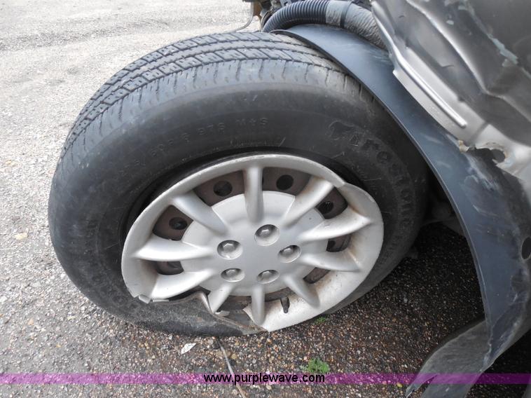 image for item H3626 1998 Chrysler Concorde LX